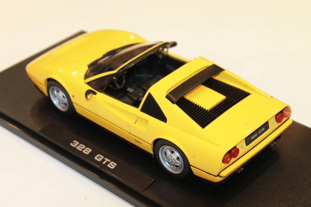 FERRARI 328 GTS JAUNE KK SCALES 1/18°