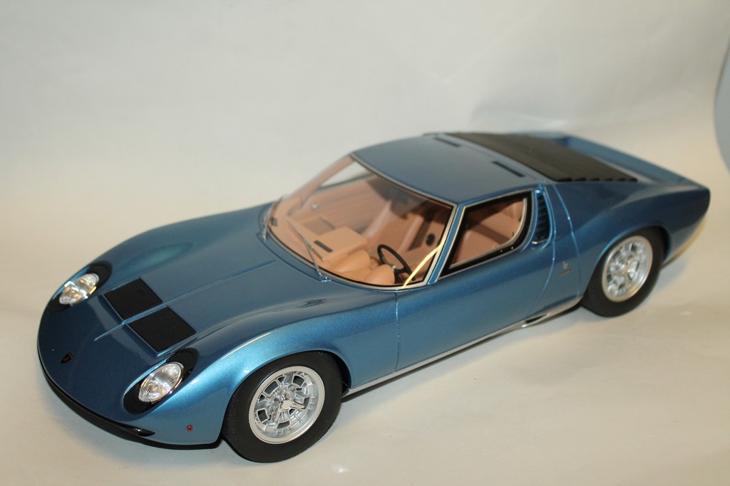 LAMBORGHINI MIURA P400 S BLEU GT SPIRIT 1/12°