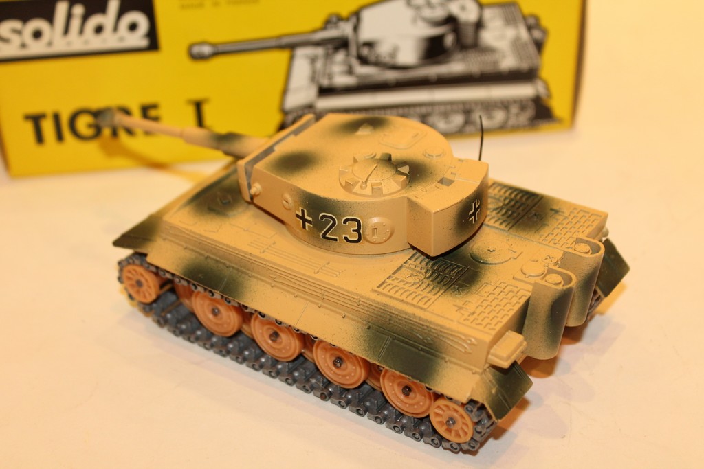 CHAR TIGRE CAMOUFLE SOLIDO 1/43°