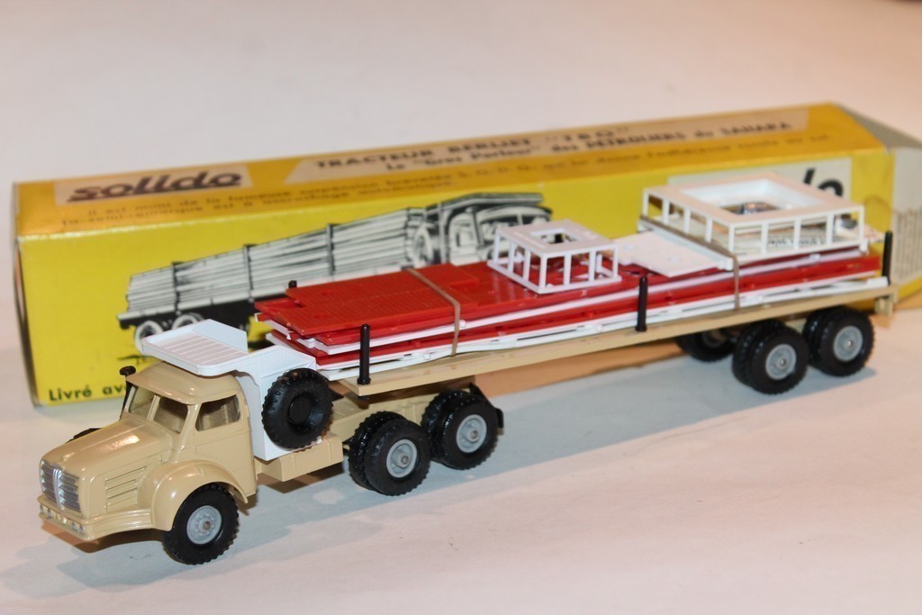 TRACTEUR BERLIET "PETROLIER" SOLIDO 1/43°