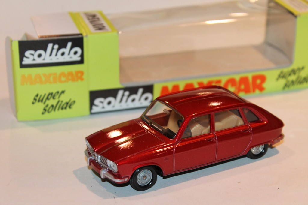 RENAULT 16 ROUGE SOLIDO MAXICAR 1/32°