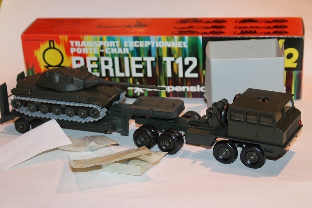 TRACTEUR BERLIET T12 PORTE CHAR SOLIDO 1/43°