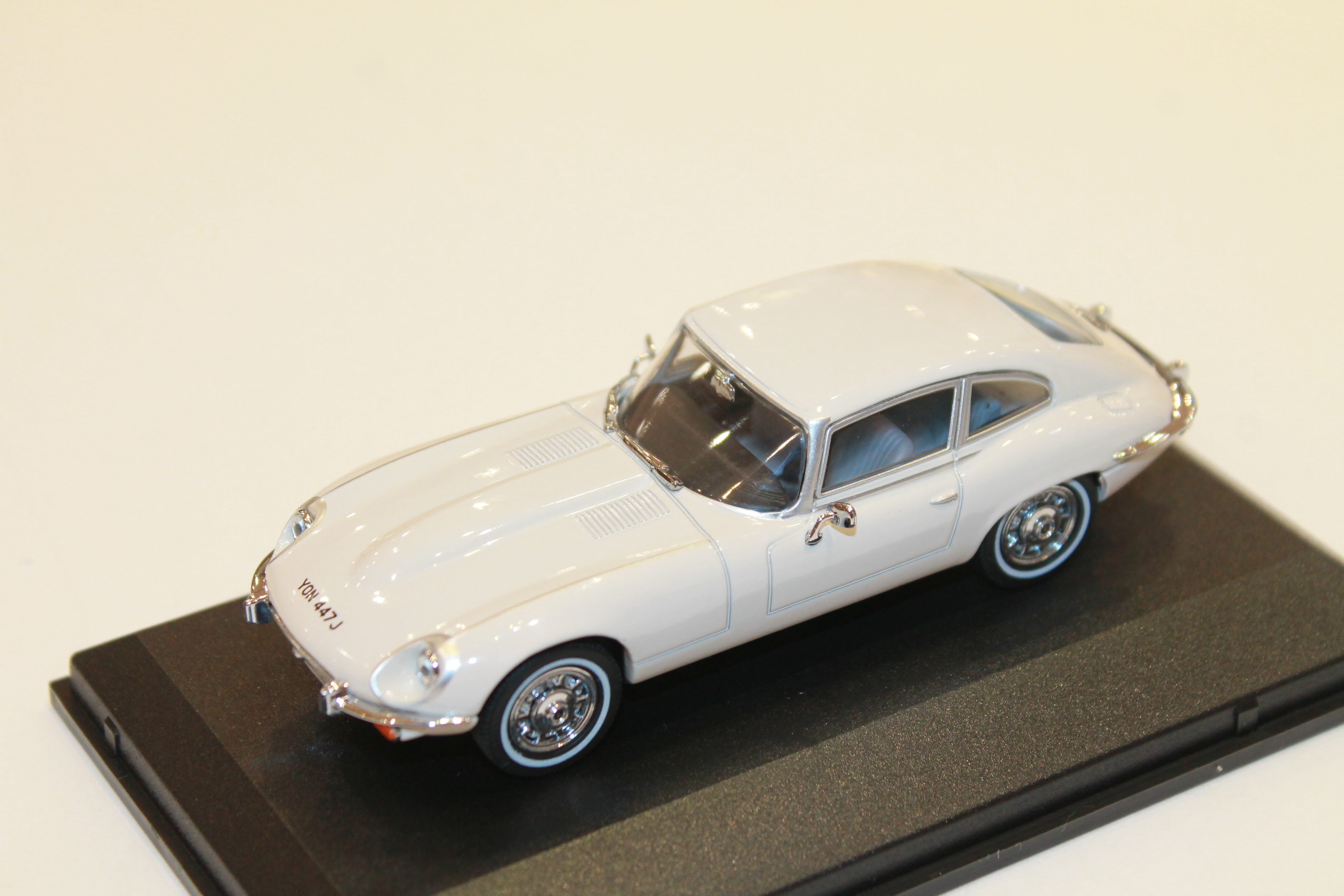 JAGUAR TYPE E 2+2 V12 IVOIRE OXFORD 1/43°