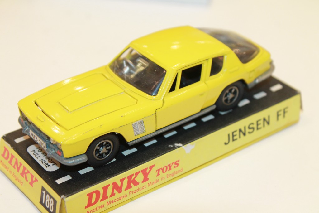 JENSEN FF DINKY TOYS 1/43°