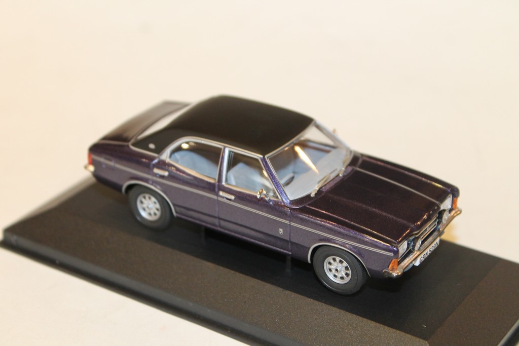 FORD CORTINA MK3 2000E VIOLET 1972 VANGUARD 1/43°