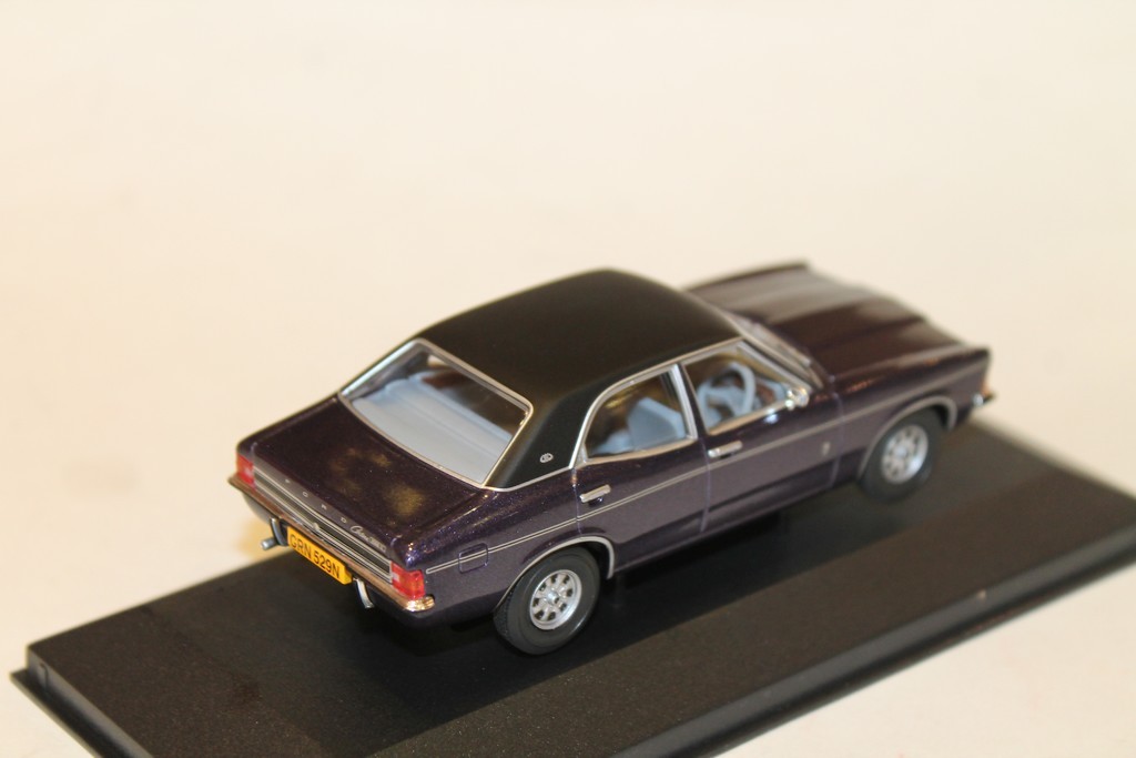 FORD CORTINA MK3 2000E VIOLET 1972 VANGUARD 1/43°