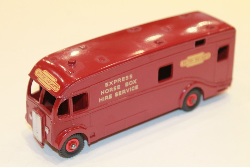 HORSE BOX DINKY TOYS 1/43°