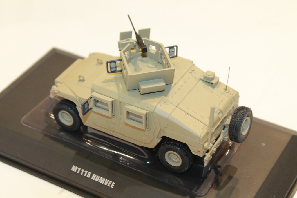 HUMMER M1115 HUMVEE JAUNE SOLIDO 1/48°