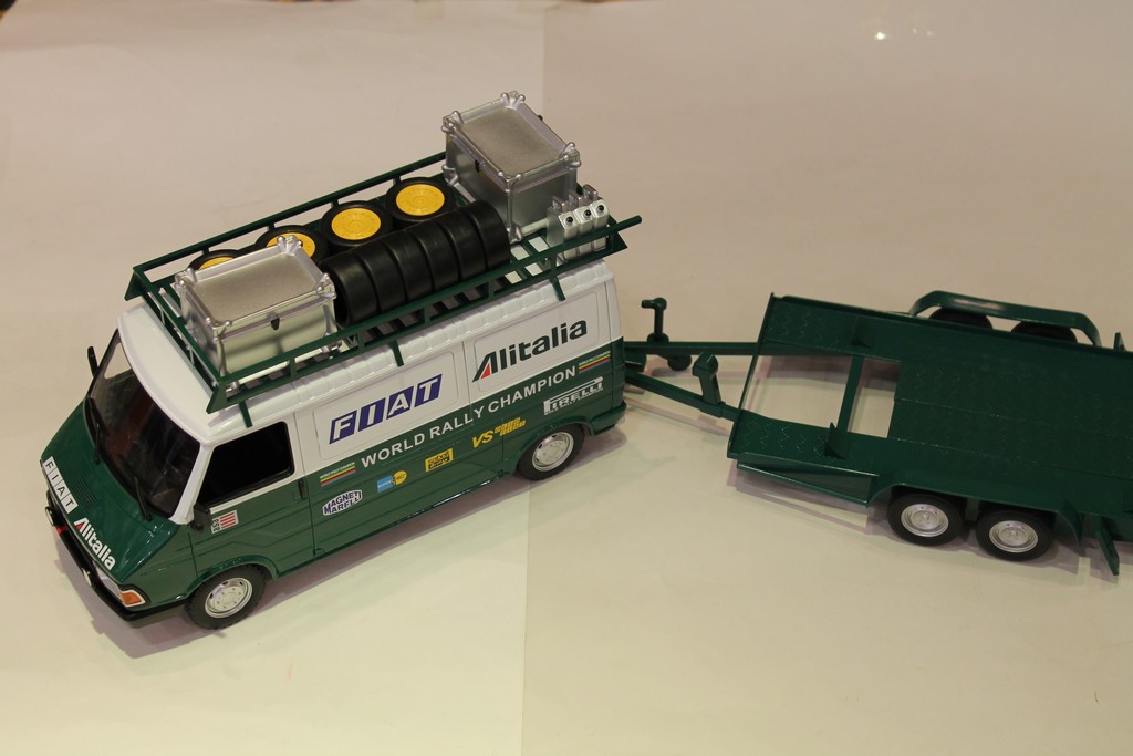 FIAT 242 - FIAT ALITALIA TEAM ASSISTANCE 1978/1979 IXO 1/18°