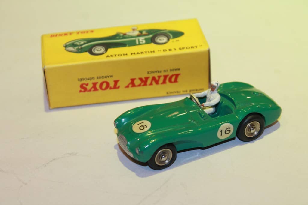 DINKY TOYS ANCIEN VOITURE ASTON MARTIN référence 506 ETAT NEUF EN BOITE