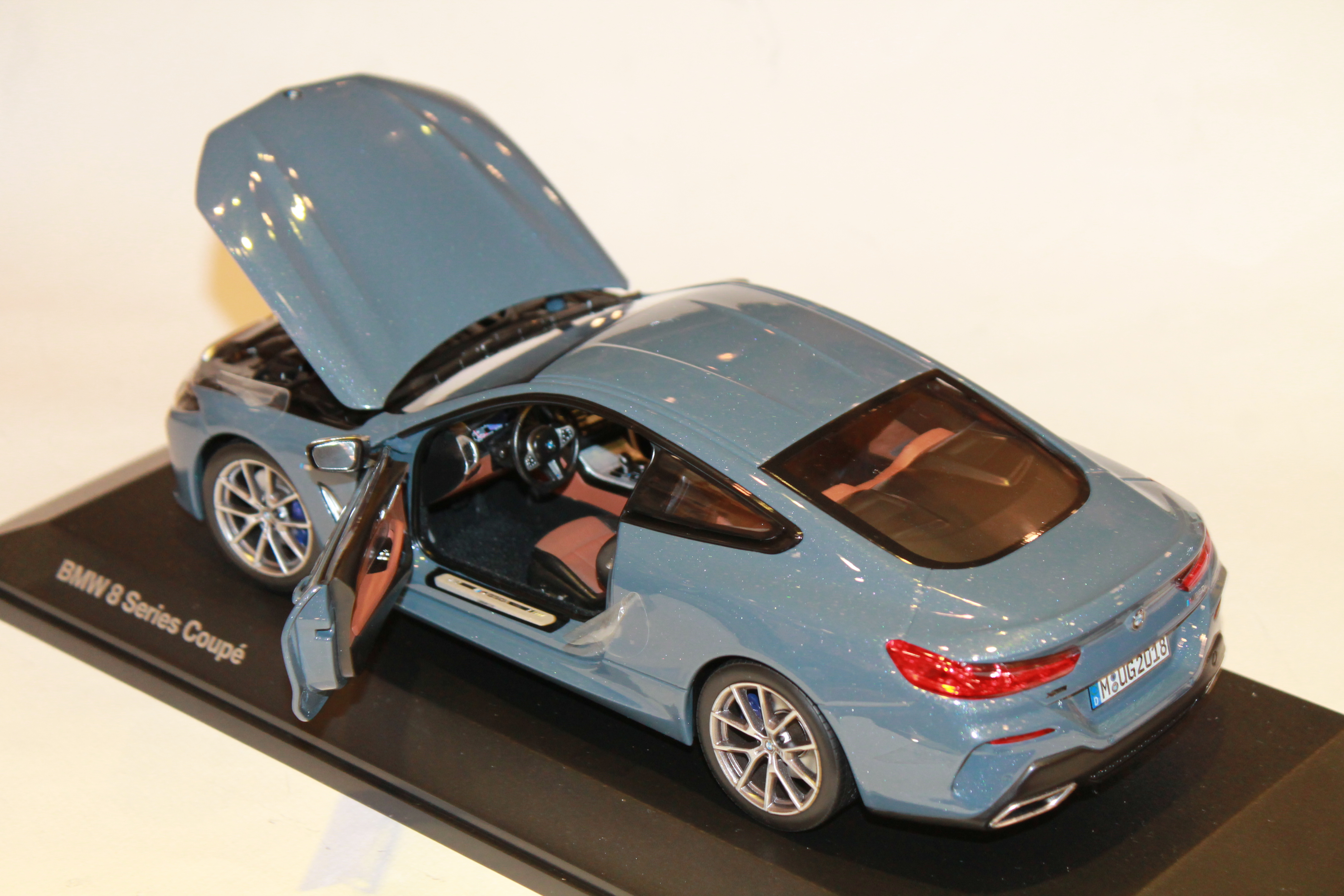 BMW 8 SERIES COUPE NOREV 1/18°