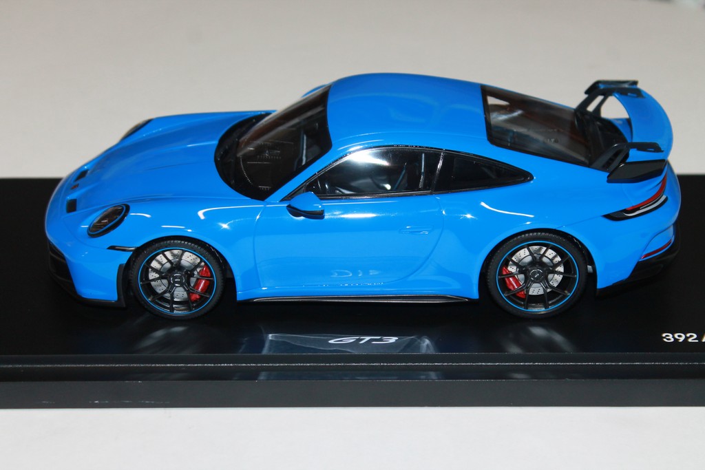PORSCHE 911 GT3 992 BLEU 2021 SPARK 1/18°