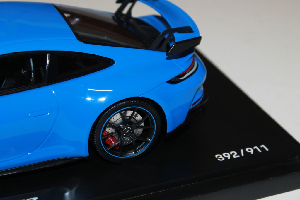 PORSCHE 911 GT3 992 BLEU 2021 SPARK 1/18°