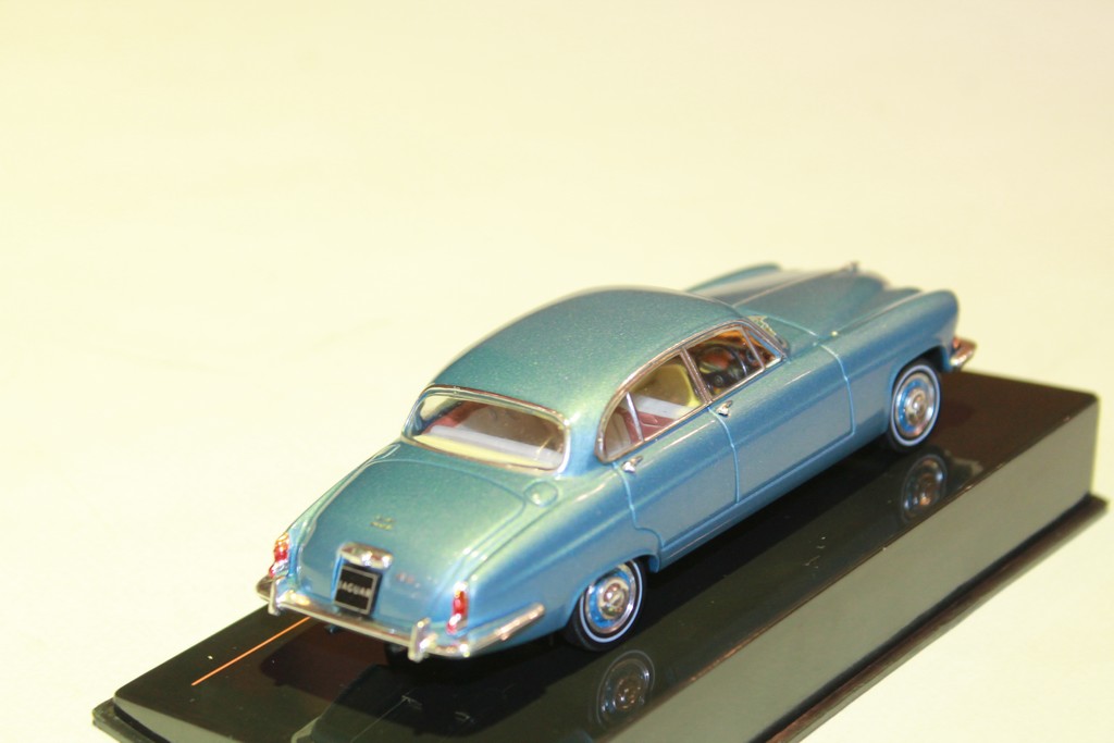 JAGUAR MARK X BLEU 1961 IXO 1/43°