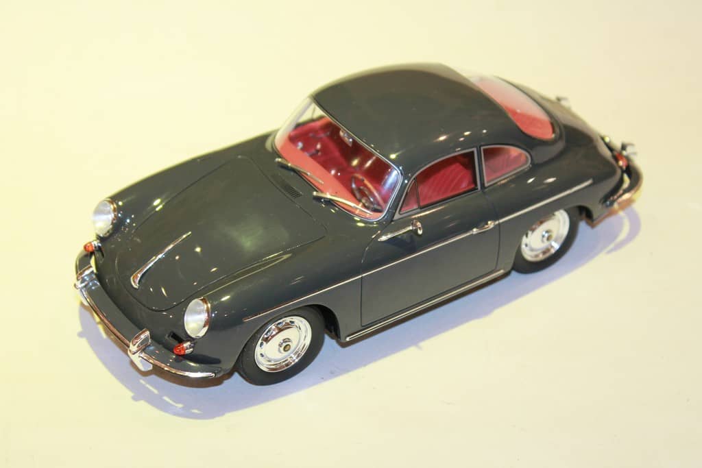 Miniatura Carro De Ferro Porsche Carrera Antigo Coleção 1/32
