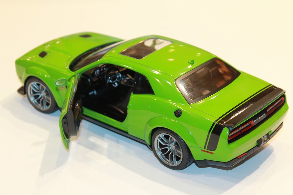 DODGE CHALLENGER SCAT PACK VERT 2020 SOLIDO 1/18°