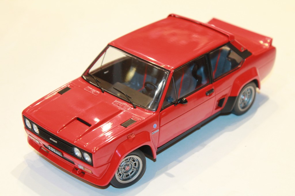 FIAT 131 ABARTH ROUGE 1980 SOLIDO 1/18°