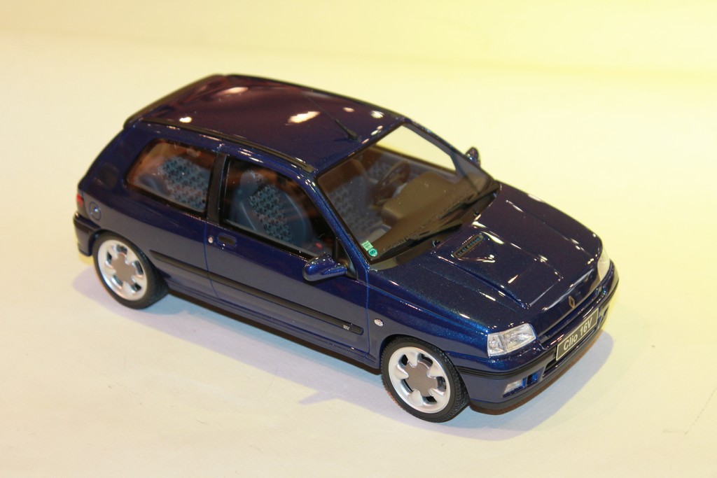 RENAULT CLIO 1 PHASE 2 BLEU OTTOMOBILE 1/18°