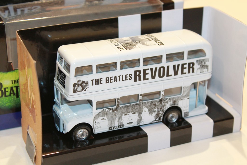 LONDON BUS THE BEATLES REVOLVER CORGI 1/43°