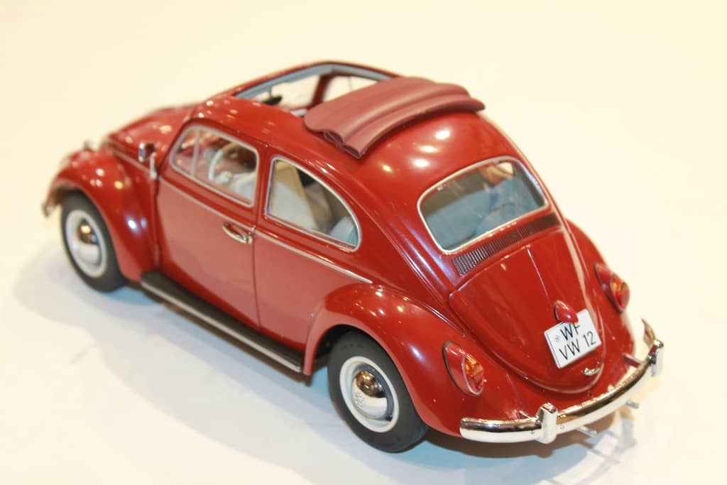 Voiture Miniature Volkswagen Coccinelle Custom Rouge 1/17 - Solido 8306 - Occasion - Modèle Rare