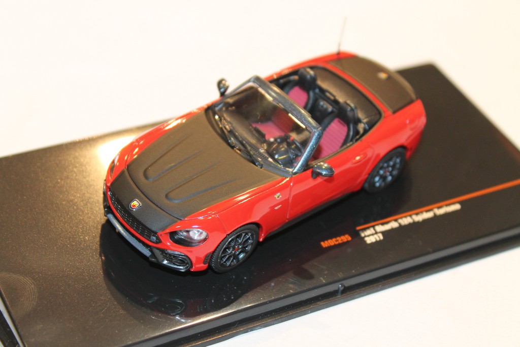 FIAT ABARTH 124 SPIDER TURISMO ROUGE 2017 IXO 1/43°