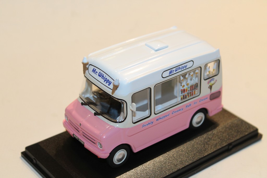 BEDFORD CF ICE CREAM VAN MORRISON "MR WHIPPY" OXFORD 1/43°