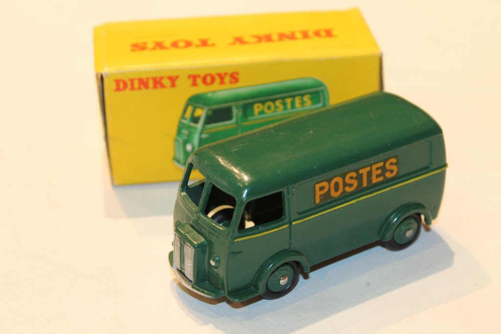 PEUGEOT D3A  POSTAL 1955 DINKY TOYS 1/43°