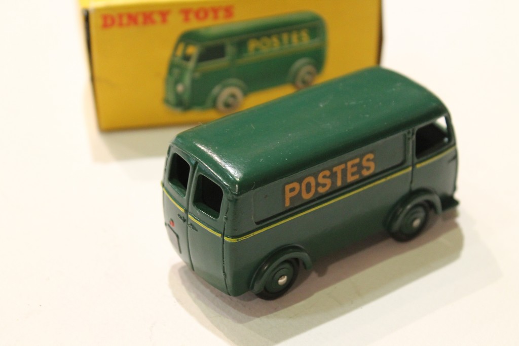 PEUGEOT D3A  POSTAL 1955 DINKY TOYS 1/43°