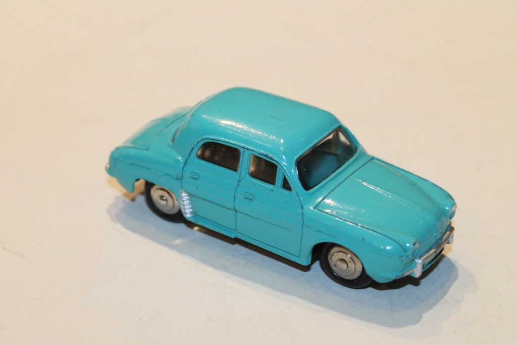 RENAULT DAUPHINE 1955 DINKY TOYS 1/43°