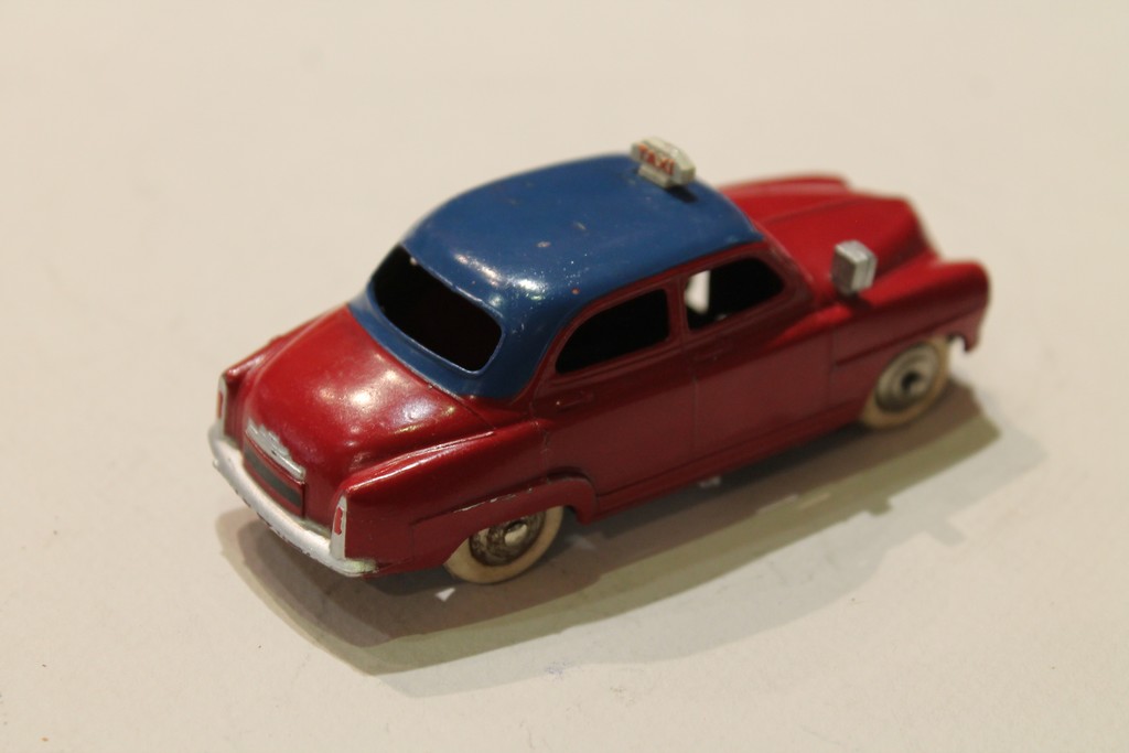 TAXI DINKY TOYS SIMCA  PIECE TRES RARE