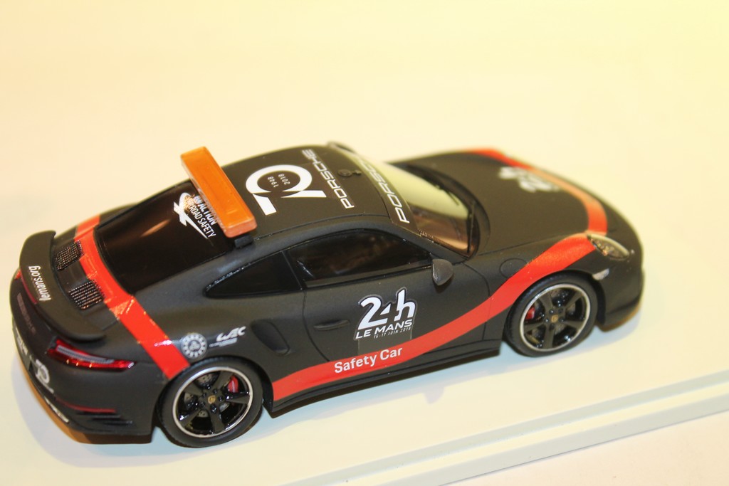 PORSCHE 911 TURBO SAFETY CAR 24H LE MANS 2018 SPARK 1/43°