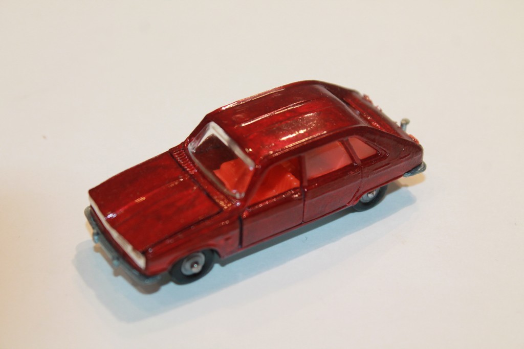 RENAULT 16 ROUGE MAJORETTE 1/66°
