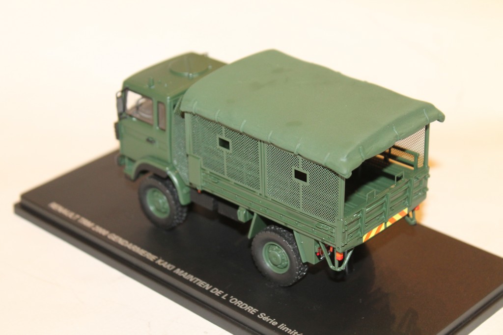 RENAULT TRM 2000 GENDARMERIE KAKI MAINTIEN DE L'ORDRE PERFEX 1/43°