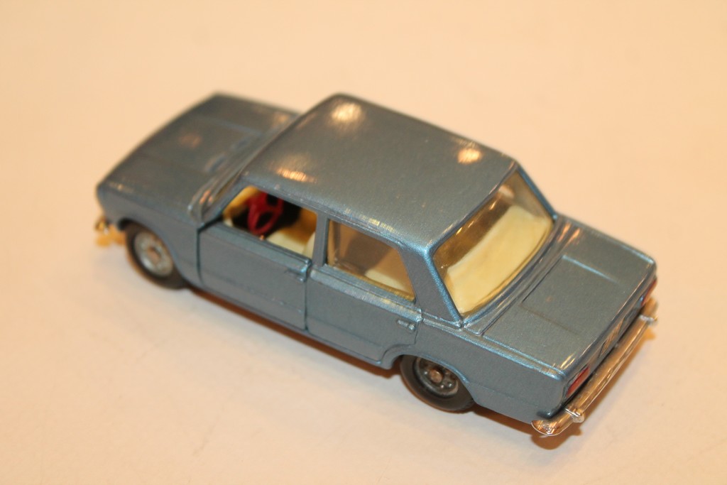 FIAT 124 BLEU MERCURY 1/43°