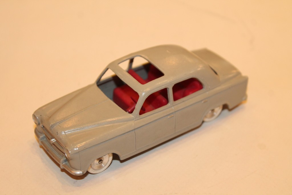 PEUGEOT 403 GRISE SOLIDO 1/40°