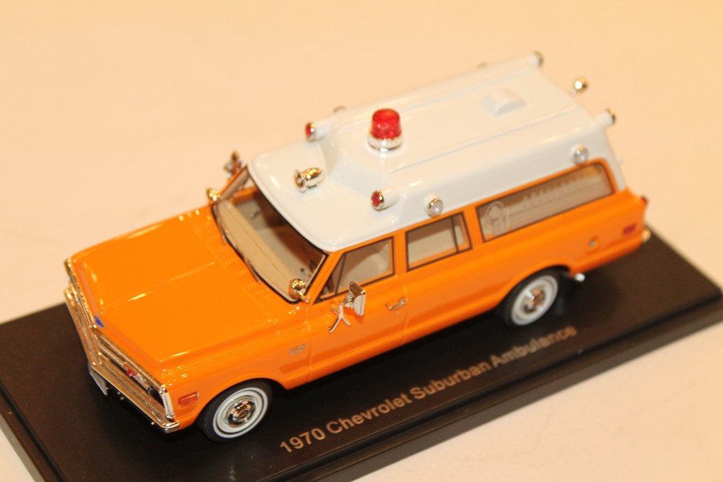 CHEVROLET SUBURBAN AMBULANCE 1970 NEO 1/43°