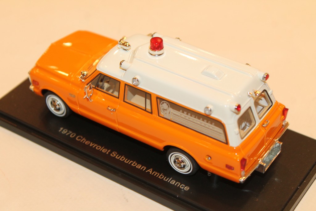 CHEVROLET SUBURBAN AMBULANCE 1970 NEO 1/43°