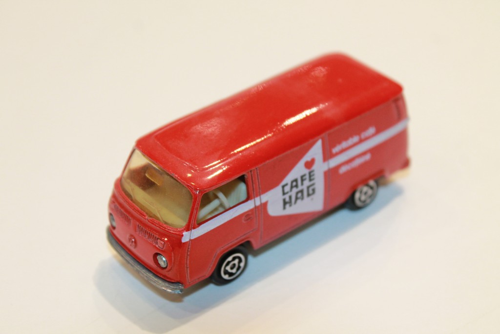 VOLKSWAGEN FOURGON CAFE HAG MAJORETTE 1/66°