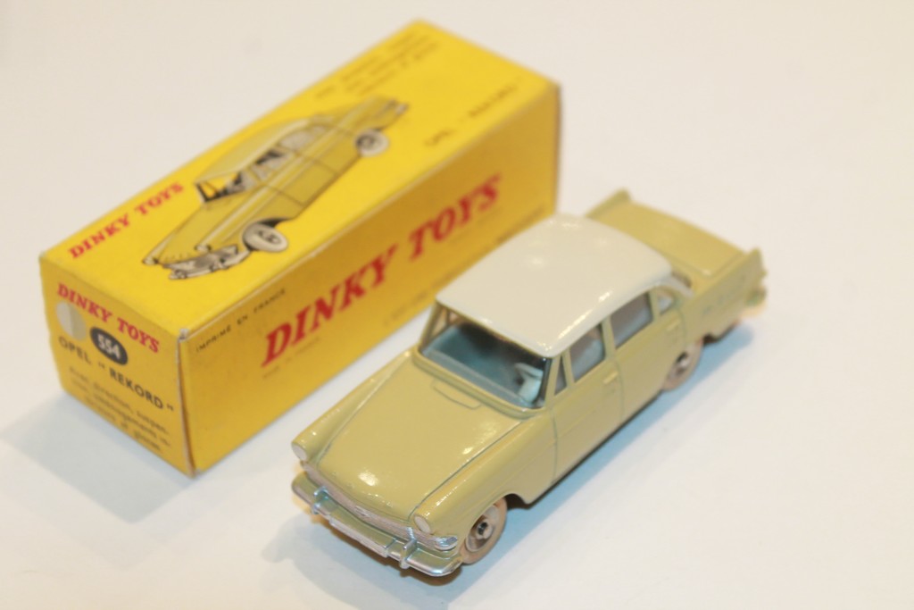 OPEL REKORD BEIGE DINKY TOYS 1/43°