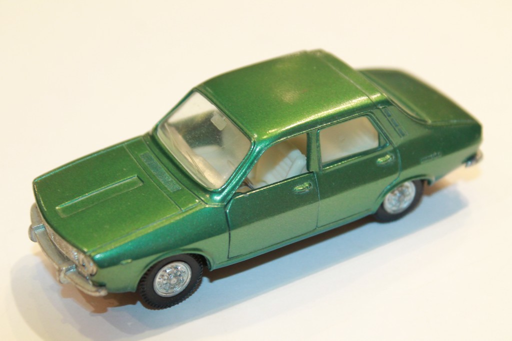 RENAULT 12-S VERT AUTO PILEN 1/43°
