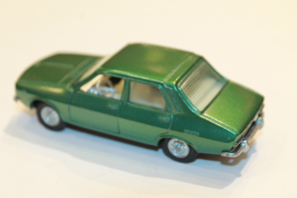 RENAULT 12-S VERT AUTO PILEN 1/43°