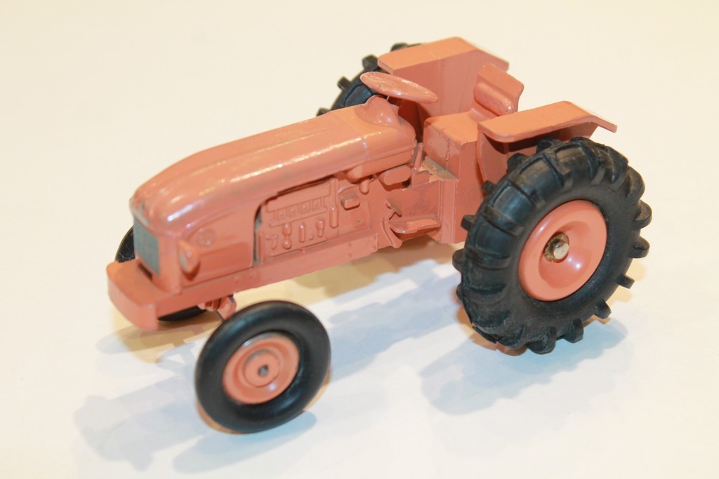 RENAULT TRACTEUR D22 CIJ 1/43°