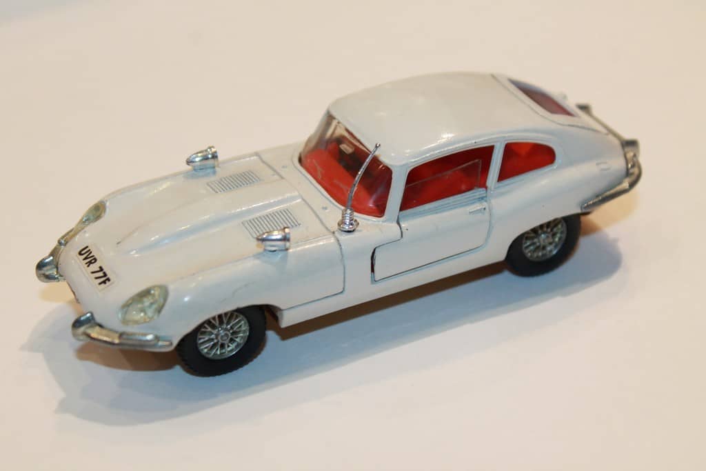 JAGUAR TYPE E 2+2 BLANC DINKY TOYS 1/43°