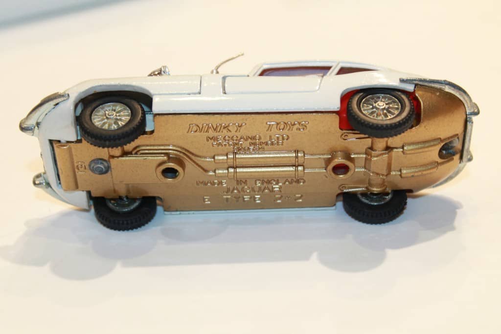 JAGUAR TYPE E 2+2 BLANC DINKY TOYS 1/43°