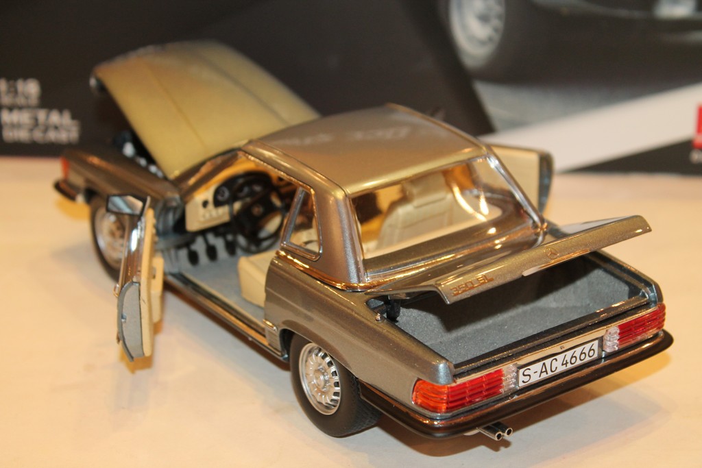 MERCEDES-BENZ 350SL GRIS 1977 SUNSTAR 1/18°
