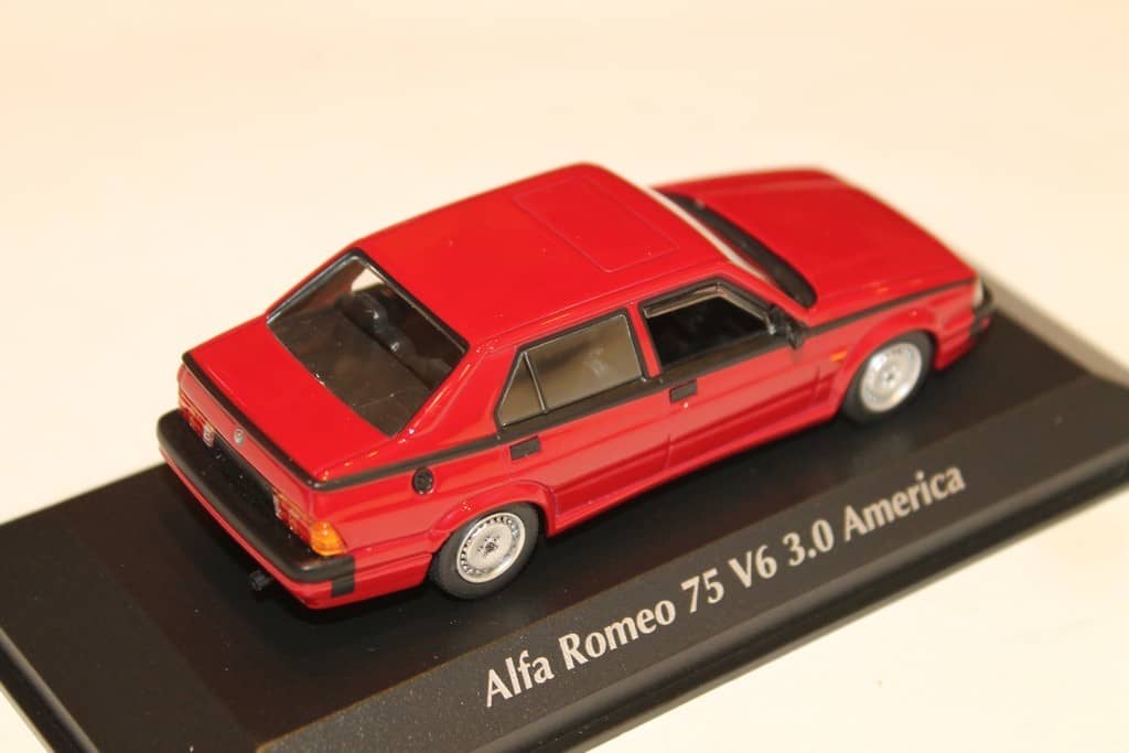 Renaissance 1:24 FORD SIERRA GR A TOUR DE CORSE 1988 AURIOL PANACH modelbouw bouwpakket