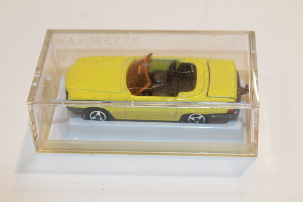 MERCEDES 350 SL JAUNE MAJORETTE 1/66°