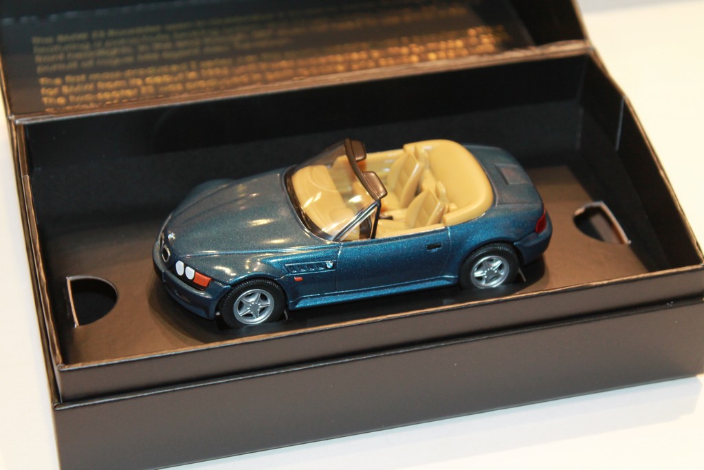 BMW Z3 JAMES BOND CORGI 1/36°