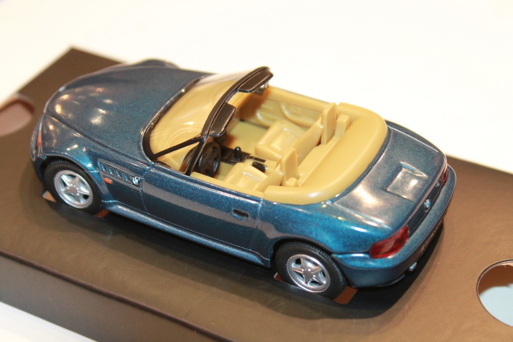 BMW Z3 JAMES BOND CORGI 1/36°