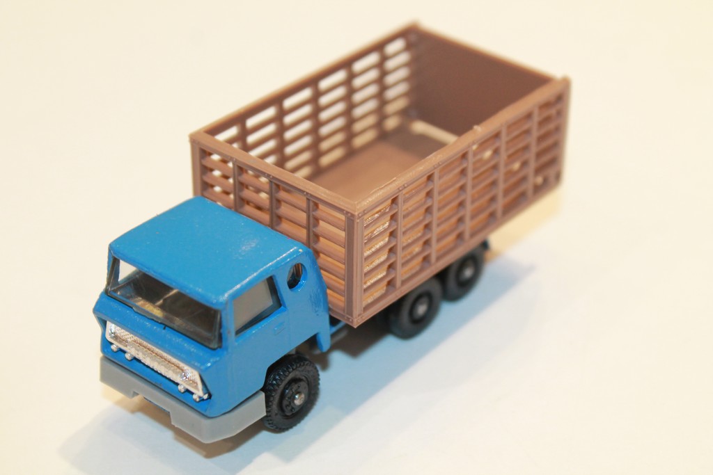 BERNARD CAMION FOURRAGERE MAJORETTE 1/66°